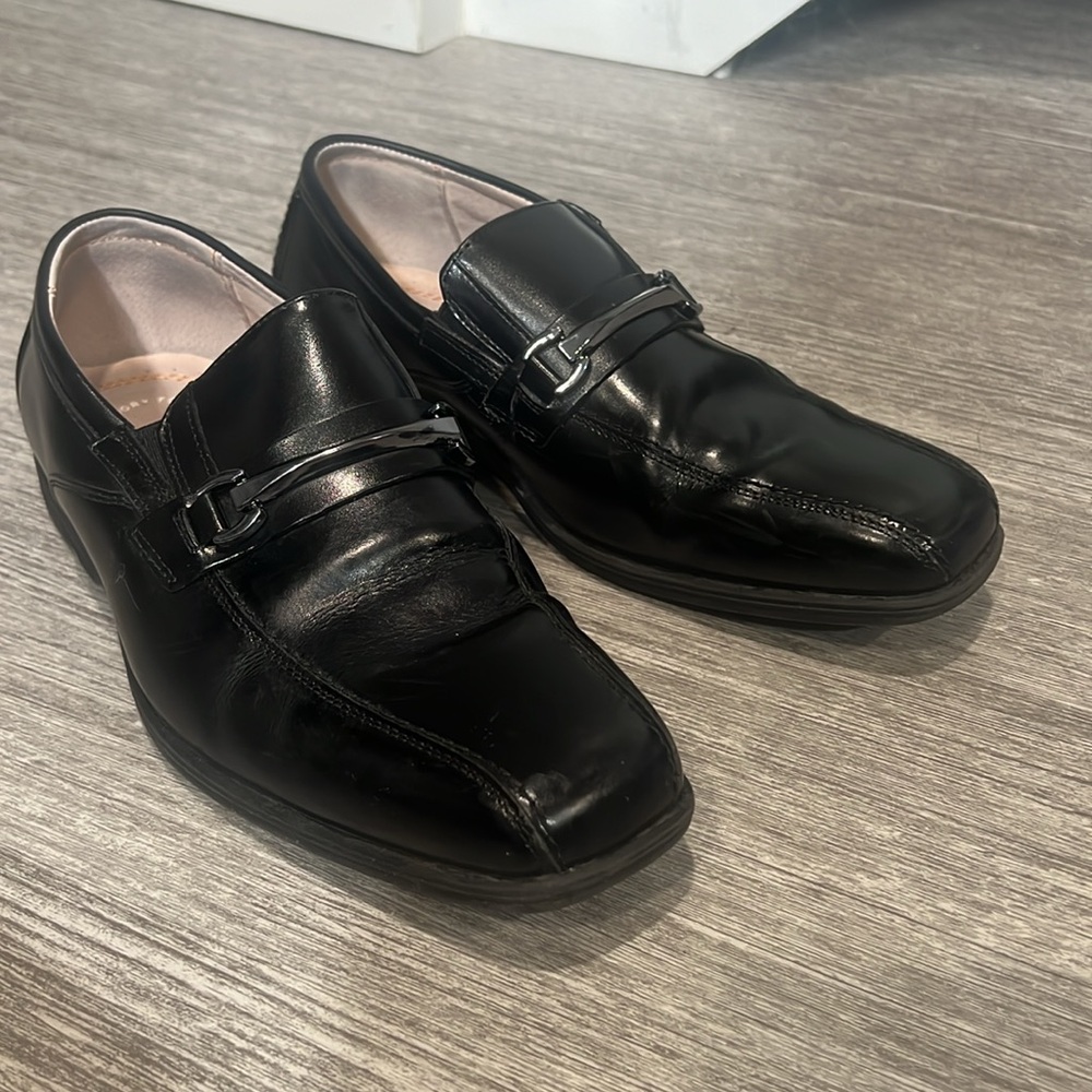 FLORSHEIM- Black dress shoe